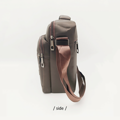 Brown Oxford Fabric Shoulder Bag – Stylish & Functional, Zipper Compartments, Adjustable Strap, for Casual & Business Use | V8827